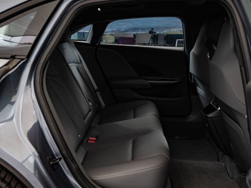 Used 2024 Lucid Air Pure RWD image 42