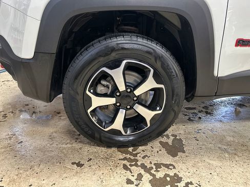 Used 2020 Jeep Renegade Trailhawk w/ Premium Leather Group AWD/4WD image 12