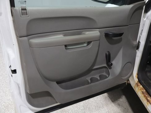 Used 2013 Chevrolet Silverado 2500 W/T w/ Snow Plow Prep Package AWD/4WD image 14