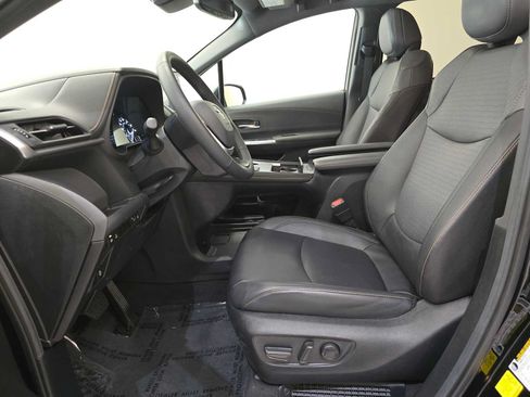 Certified 2024 Toyota Sienna XLE Woodland Edition AWD/4WD image 21