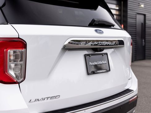 Used 2020 Ford Explorer Limited w/ Hybrid Equipment Group 310A image 10