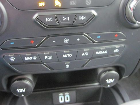 Used 2022 Ford Ranger XLT w/ Equipment Group 301A Mid image 18