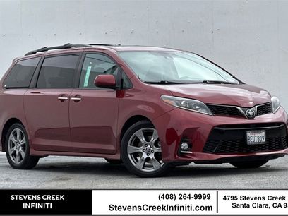 Used 2018 Toyota Sienna SE