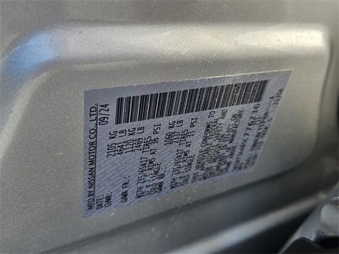 Used 2025 Nissan Rogue S image 17