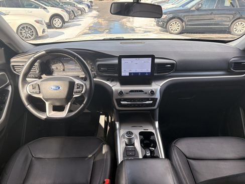 Used 2021 Ford Explorer XLT w/ Equipment Group 202A image 27