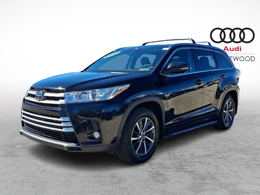 Used 2017 Toyota Highlander XLE AWD/4WD image 3
