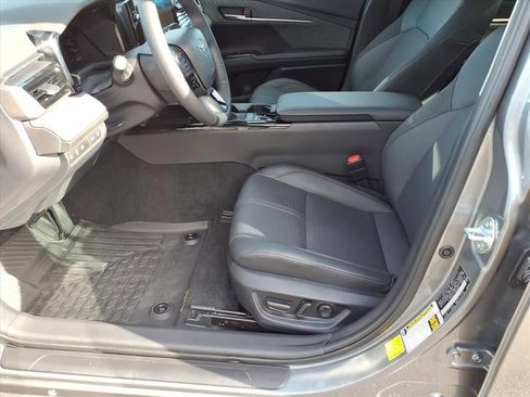 Used 2026 Toyota Camry XLE image 14