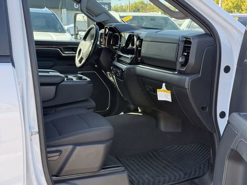 Used 2025 Chevrolet Silverado 2500 LT w/ Convenience Package image 16