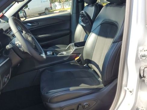 Certified 2024 Jeep Grand Cherokee Altitude image 11