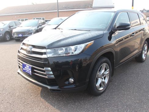 Used 2018 Toyota Highlander Limited AWD 4dr SUV image 8