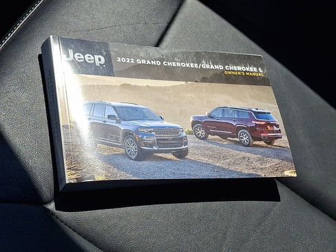 Used 2022 Jeep Grand Cherokee L Limited AWD/4WD image 26