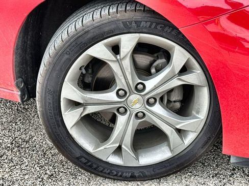 Used 2017 Chevrolet Cruze Premier FWD image 10