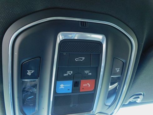 Used 2022 Jeep Wagoneer Series III w/ Flexible Seating Group image 40