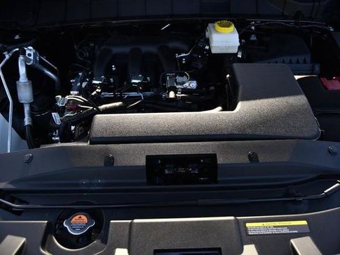 New 2025 Nissan Pathfinder SV w/ Black Appearance Package image 28