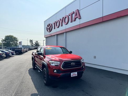 Certified 2023 Toyota Tacoma SR5 w/ SX Package AWD/4WD image 1