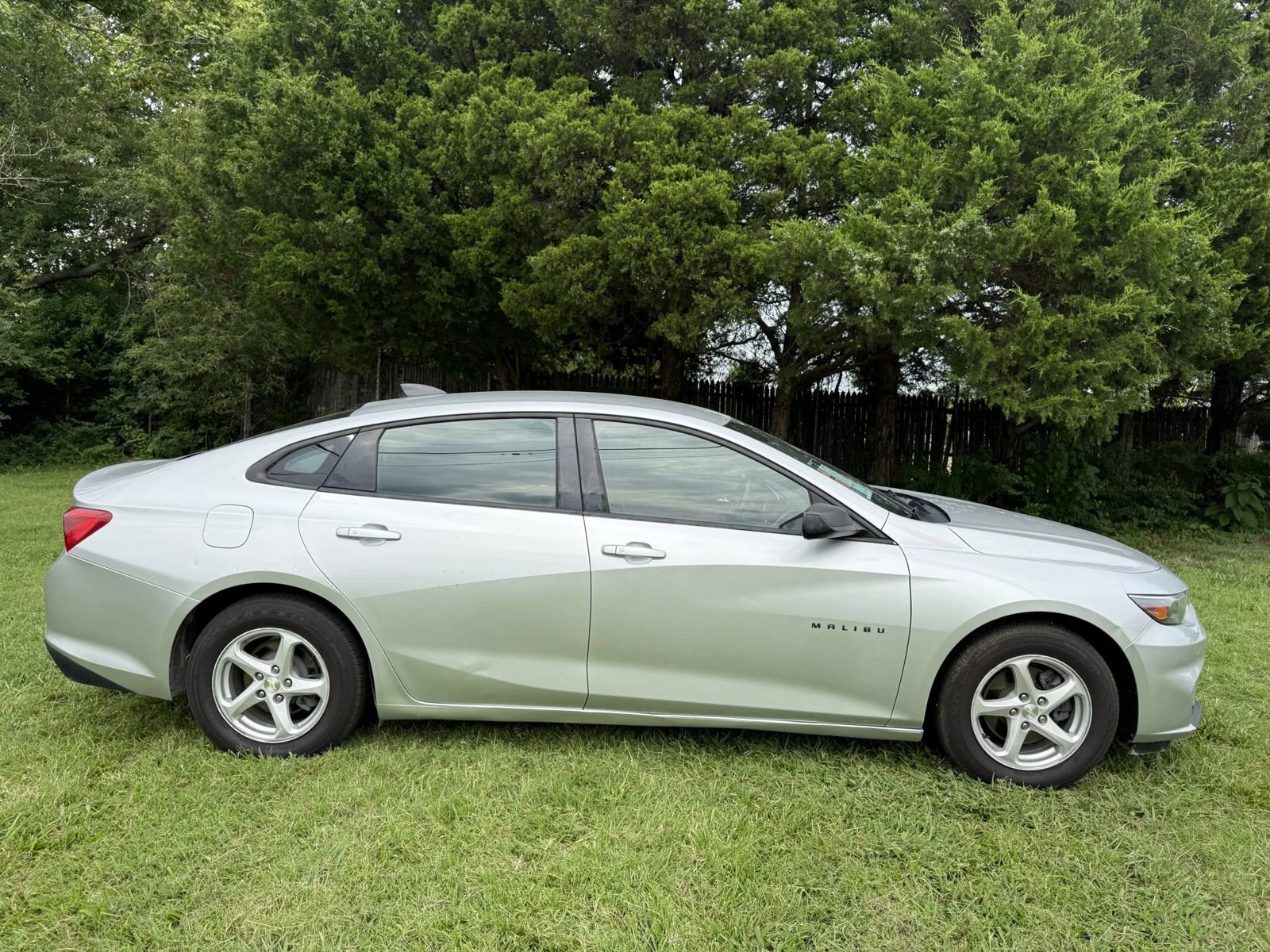 Used 2019 Chevrolet Malibu LS FWD image 4