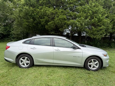 Used 2019 Chevrolet Malibu LS FWD image 4