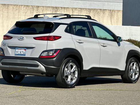 Used 2023 Hyundai Kona SEL image 2