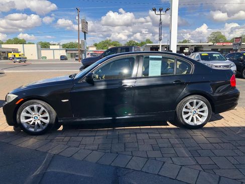 Used 2011 BMW 328i xDrive Sedan AWD/4WD image 5