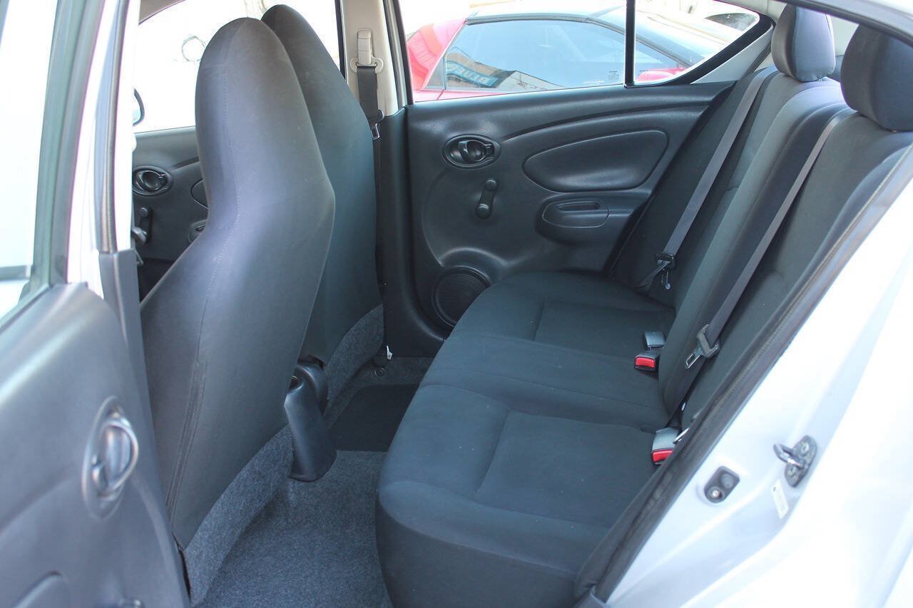Used 2015 Nissan Versa S Plus FWD image 24