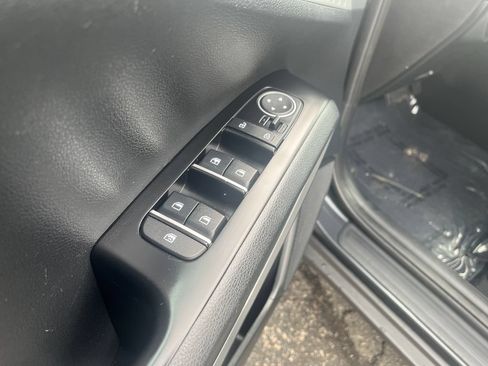 Used 2025 Kia Soul LX w/ LX Technology Package FWD image 22