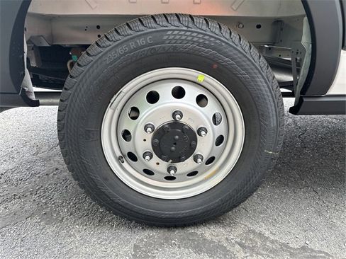 New 2025 Ford Transit 250 148 Medium Roof Extended AWD image 13