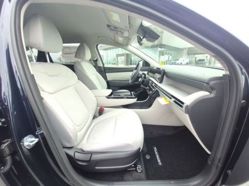 New 2026 Hyundai Tucson SEL image 18