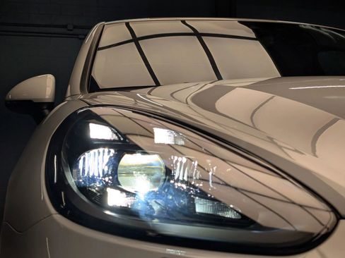 Used 2016 Porsche Cayenne GTS image 8