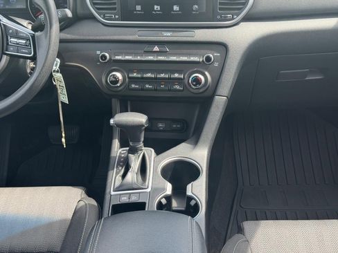 Used 2020 Kia Sportage LX image 17