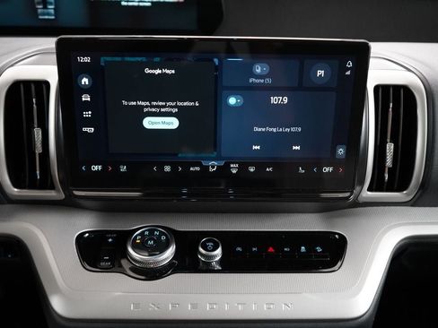 Certified 2025 Ford Expedition Active AWD/4WD image 17