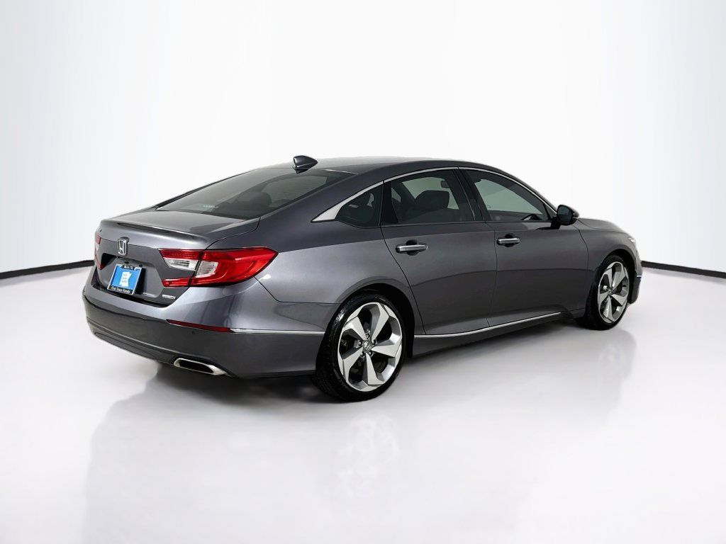 Used 2018 Honda Accord Touring image 8