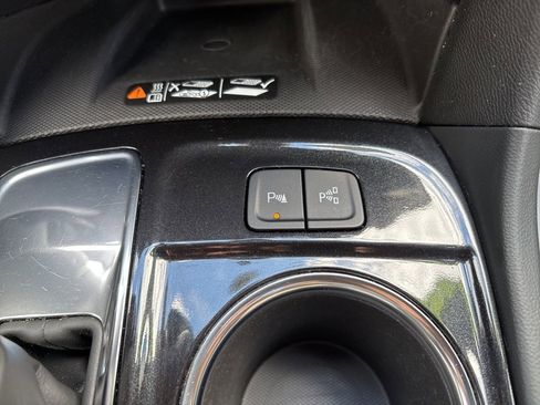 Used 2024 Chevrolet Equinox Premier image 26