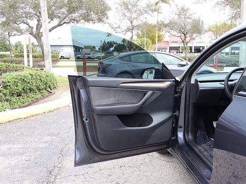 Used 2023 Tesla Model Y Long Range image 22