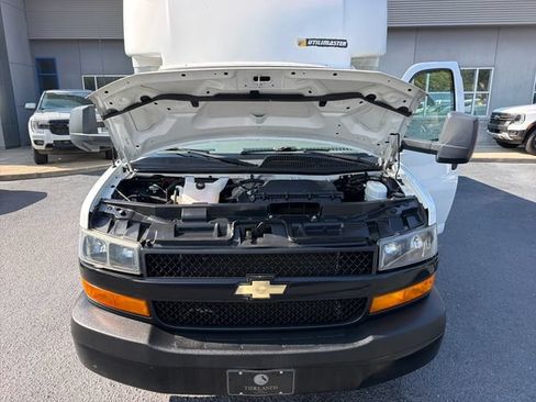 Used 2021 Chevrolet Express 3500 w/ Power Convenience Package RWD image 25