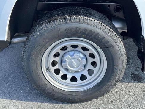 New 2025 Chevrolet Colorado W/T image 17