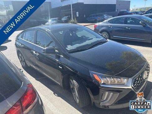 Used 2020 Hyundai Ioniq Limited FWD image 2