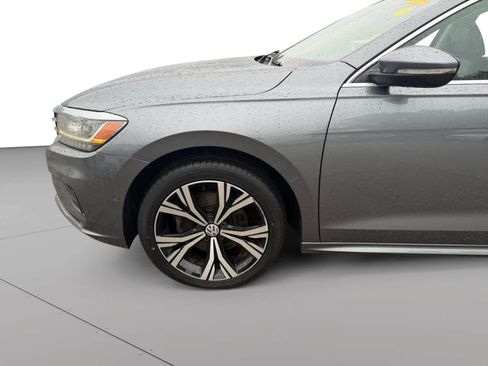 Used 2020 Volkswagen Passat 2.0T SEL FWD image 19