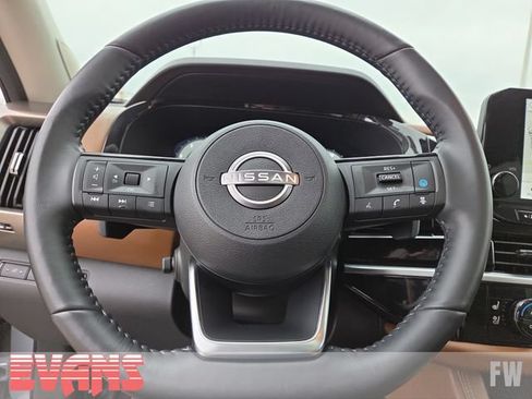 Used 2023 Nissan Pathfinder Platinum AWD/4WD image 13