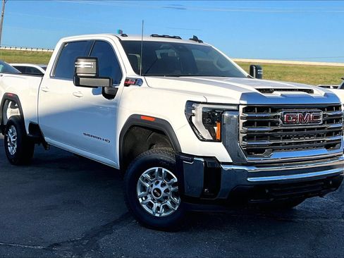 New 2026 GMC Sierra 2500 SLE w/ SLE Value Package; AWD/4WD image 2