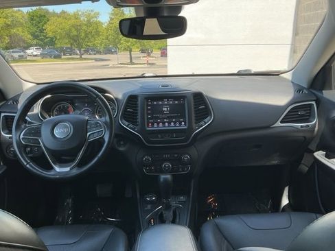 Used 2021 Jeep Cherokee Latitude Lux w/ Comfort/Convenience Group AWD/4WD image 2