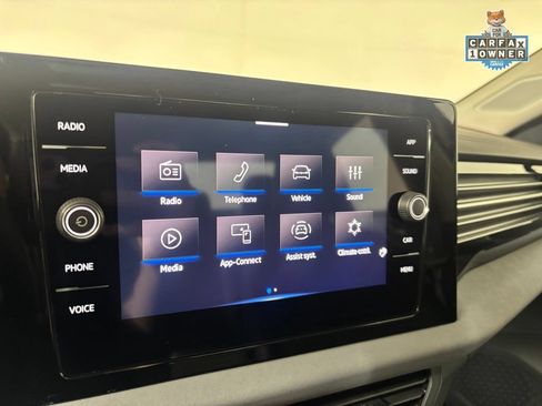 Used 2025 Volkswagen Jetta SE FWD image 20