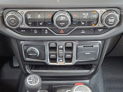 New 2025 Jeep Gladiator Sport image 20