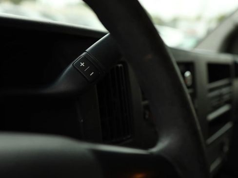 Used 2013 Chevrolet Express 2500 image 21