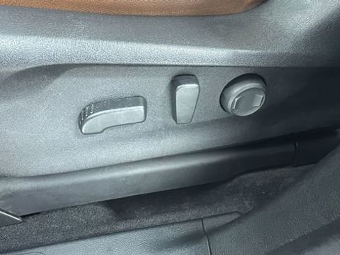 Used 2020 Subaru Ascent Touring w/ Popular Package #3 image 11