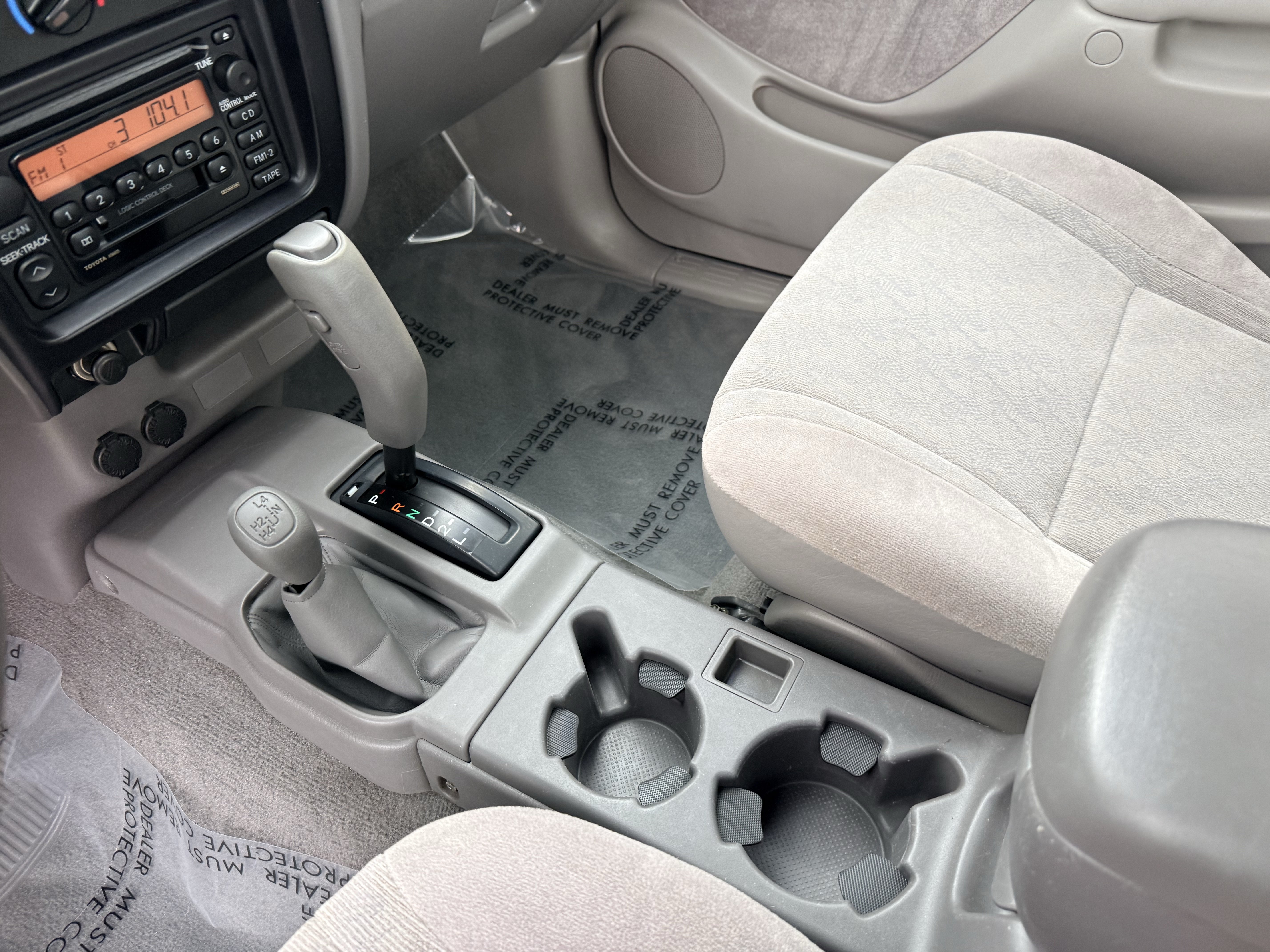Used 2004 Toyota Tacoma 4x4 Regular Cab image 10