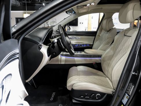 Used 2022 Genesis GV70 3.5T Sport w/ Sport Advanced Package image 4