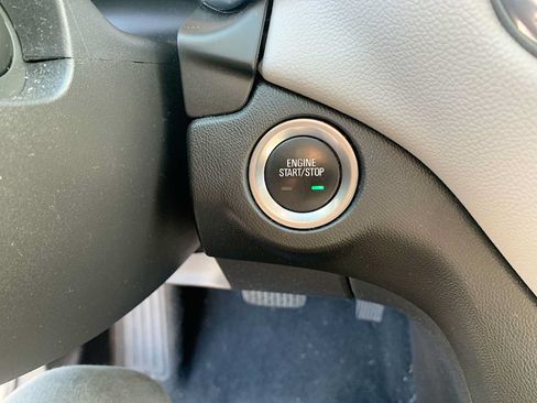 Certified 2021 Chevrolet Equinox LS AWD/4WD image 16