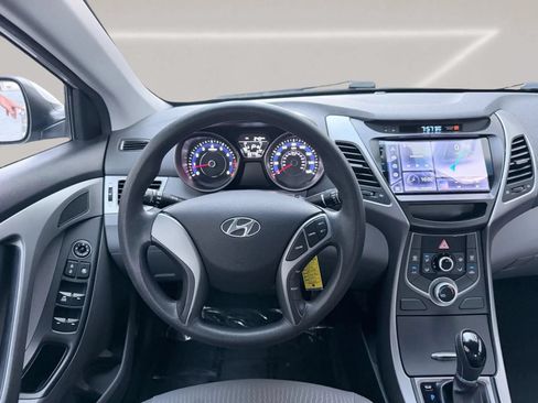 Used 2016 Hyundai Elantra SE FWD image 18