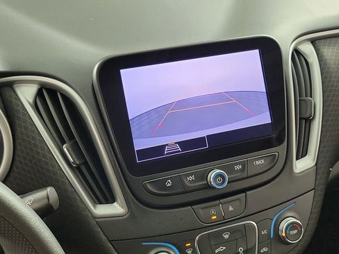 Used 2022 Chevrolet Malibu LS image 18