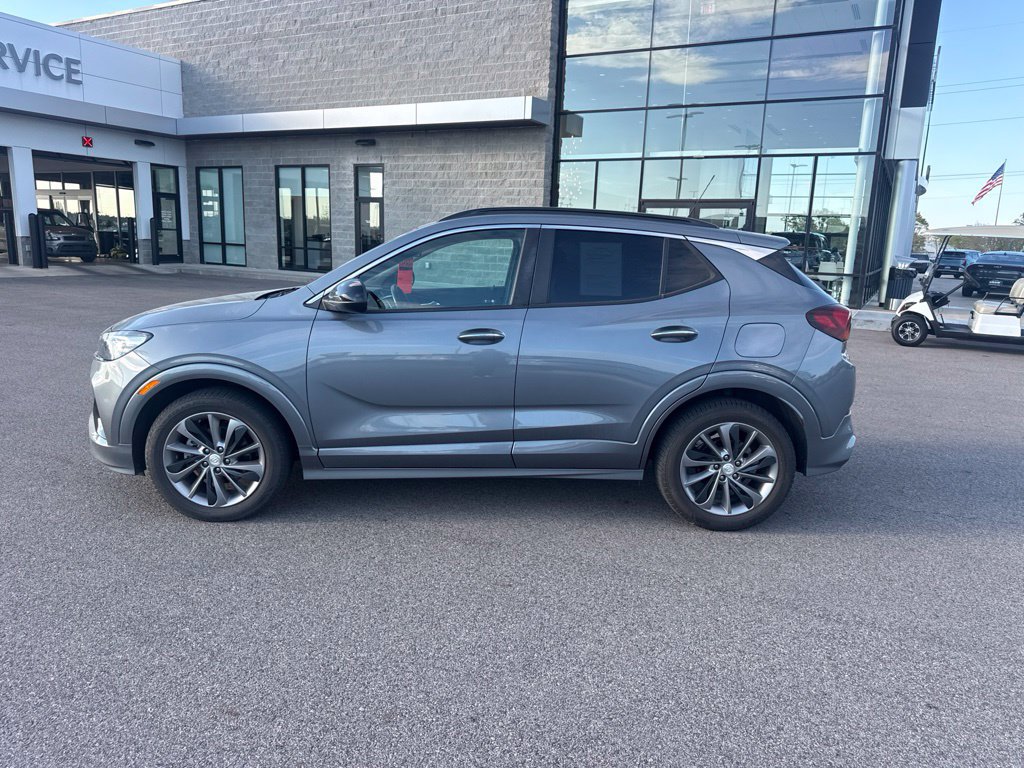 Used 2021 Buick Encore GX Select w/ Experience Buick Package FWD image 2